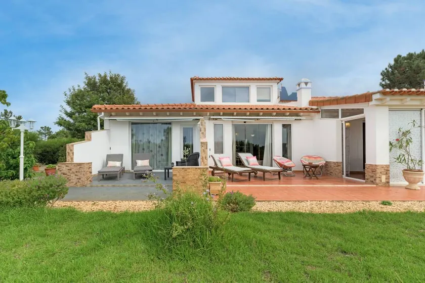 Maison de vacances entièrement équipée avec jardin, barbecue et piscine | Vue jardin | Avec animaux bienvenus - Image 1