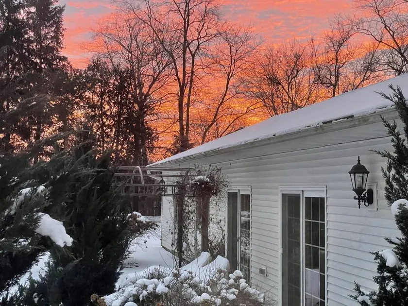 Peaceful Bed and Breakfast Accommodation for Two near Whitewater, Wisconsin - Image 1