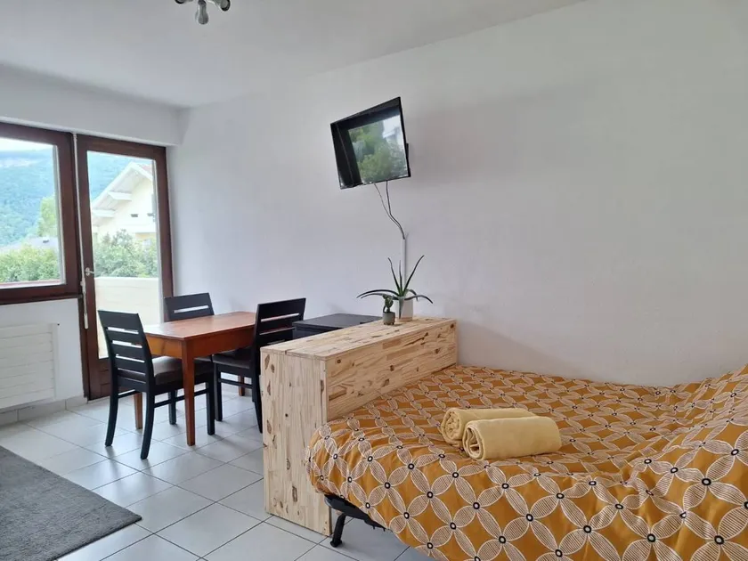 Studio "Les Cascades" with Mountain View, Balcony, and Wi-Fi - Image 1