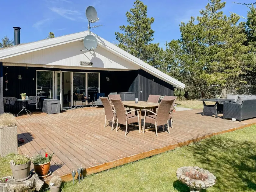 Covered terrace and calm near the North Sea - Image 1