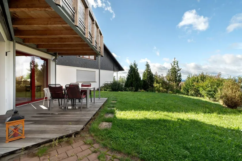 Holiday apartment with barbecue, garden & terrace | City view - Image 1