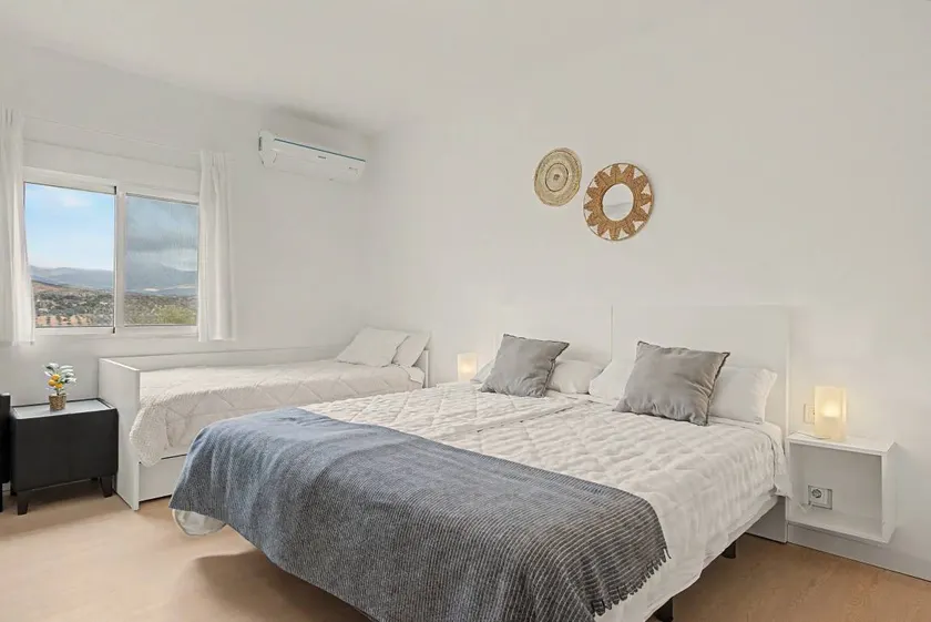 Private room with sauna, terrace & heated pool | Mountain view - Image 1