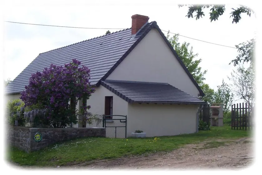 Gite with BBQ, terrace & garden | Pets are welcome - Image 1