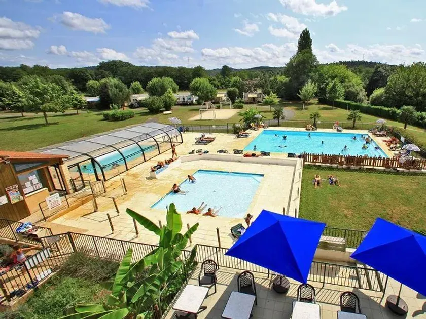 Mobile home with terrace & heated pool - Image 1