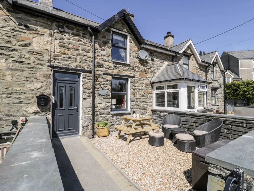 Children-friendly cottage with garden & terrace | Pets allowed - Image 1