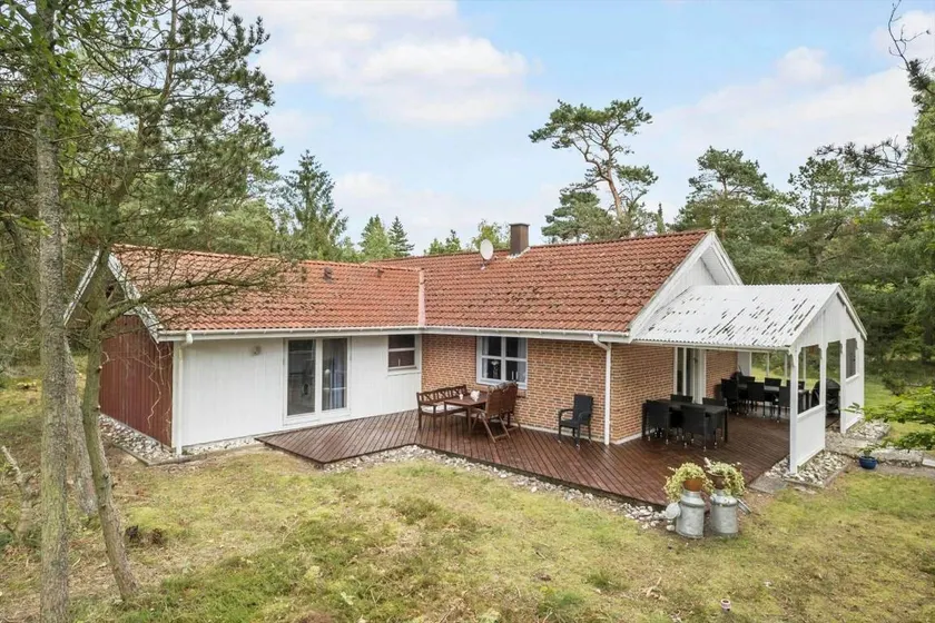 Children-friendly big holiday home with barbecue, sauna & hot tub | Pet-friendly - Image 1