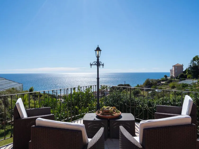 Appartement avec terrasse, barbecue et jardin | Vue mer - Image 1