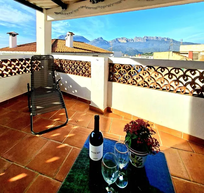 Family-friendly house with terrace | Mountain view | Dogs allowed - Image 1