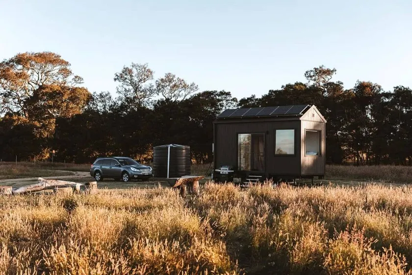 Secluded Tiny House with Mountain Views in Victoria - Image 1
