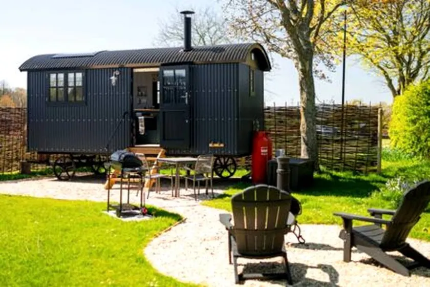 Charming Shepherd Huts with Shared Pool near Cranborne Chase in Dorset - Image 1