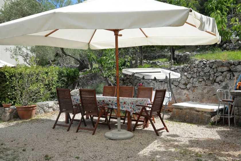 Beautiful apartment with barbeque, terrace & garden | Sea view | Pet-friendly - Image 1