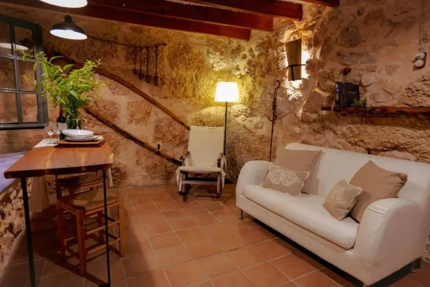 Apartment with terrace - Image 1