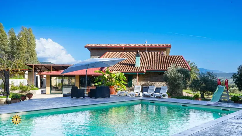Villa avec jardin et piscine privée | Vue piscine - Image 1