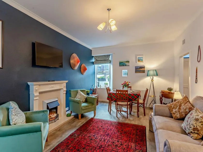 Flat with garden - Image 1