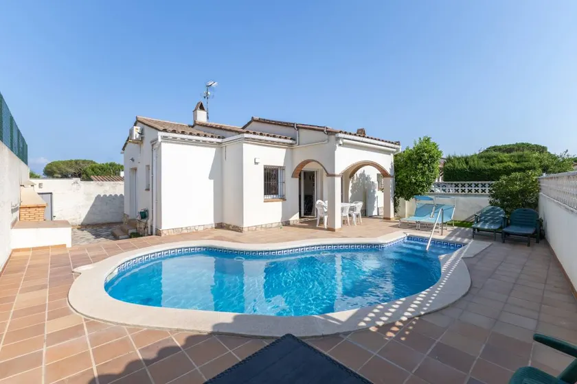 Ferienhaus mit Pool, Grill und Terrasse | Bergblick - Image 1