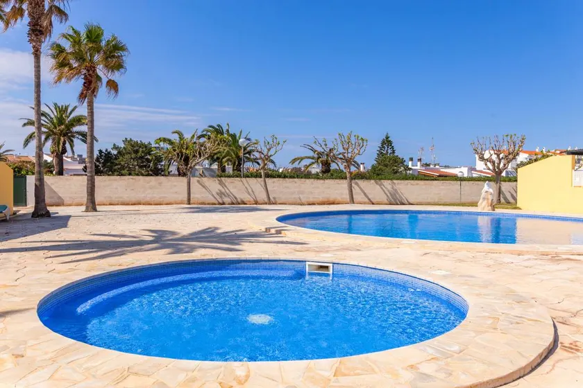 Aparthotel mit Garten, Pool und Terrasse - Image 1