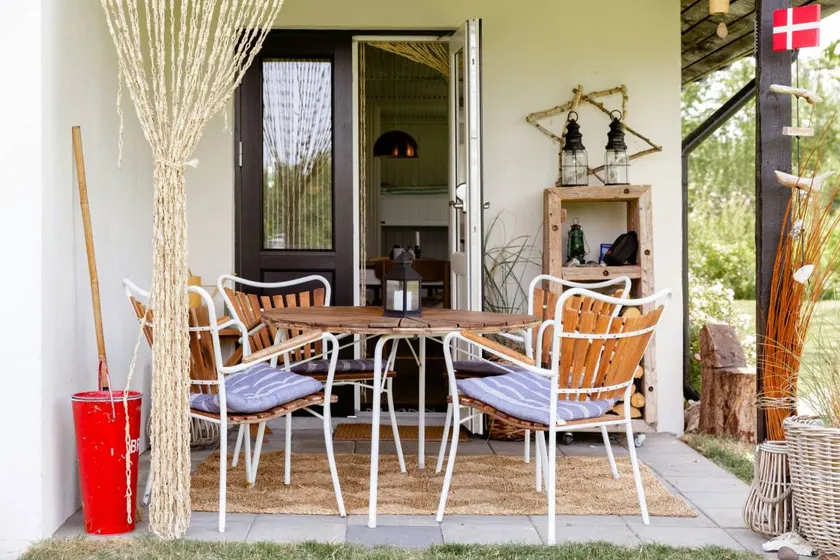 Romantic island cottage in cosy style near beach - Image 1