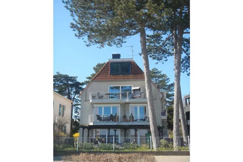 Holiday home with terrace, garden & barbeque - Image 1
