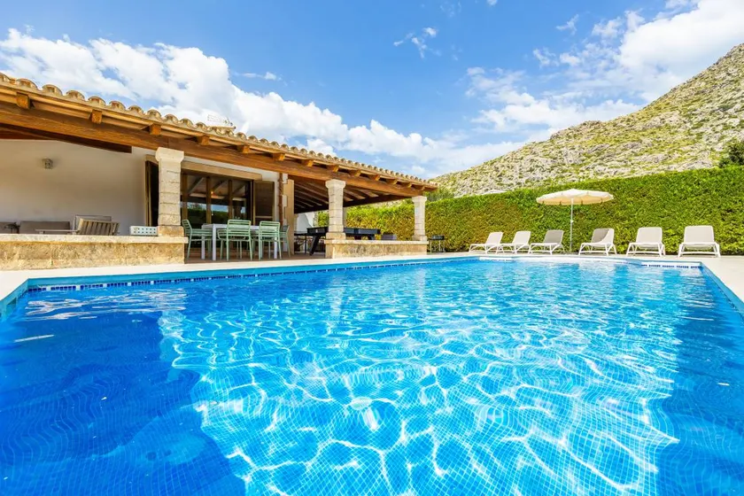 Holiday home with terrace, pool & barbecue | Garden view - Image 1