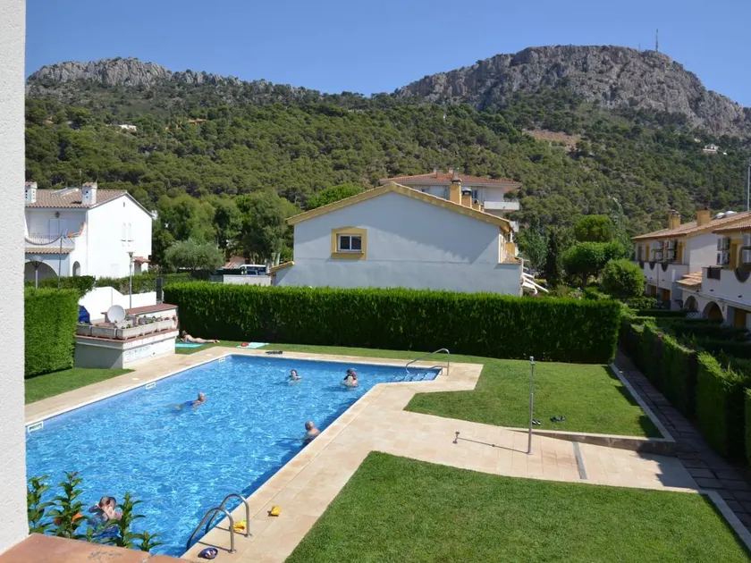 Corner House with Terrace, Pool, and Close to L'Estartit Beach - Image 1