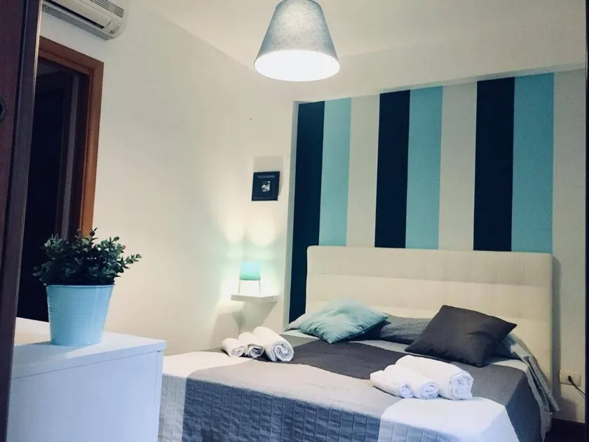 Apartamento vacacional apta para familias con terraza | Cerca Catedral de Catania | Vista panorámica - Image 1