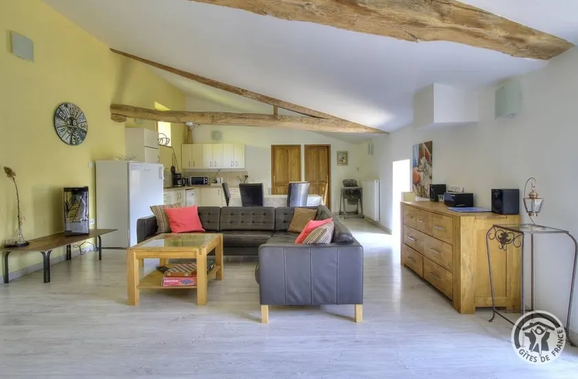 Gite with BBQ, terrace & garden - Image 1