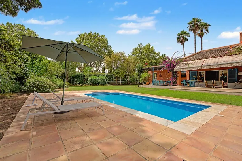 Villa mit privatem Pool, Garten und Terrasse - Image 1