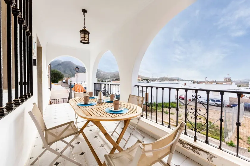 Holiday home with terrace - Image 1