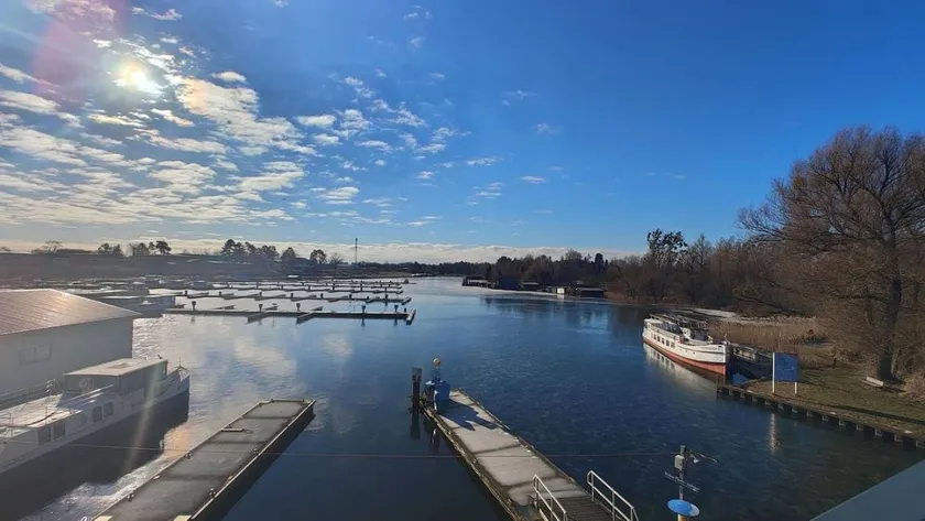 Apartment with sauna | Lake view | Suitable for remote work - Image 1