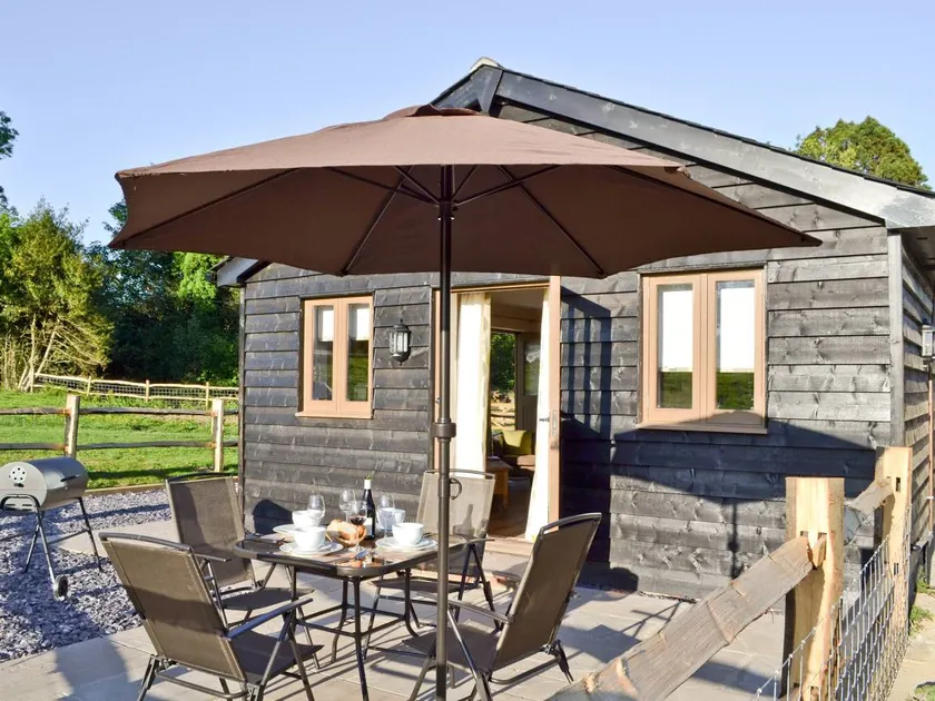 Family-oriented lovely cottage with barbeque, garden & terrace | Pets are welcome - Image 1