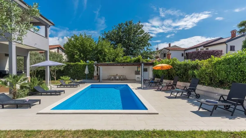 Apartment with terrace, garden & BBQ - Image 1