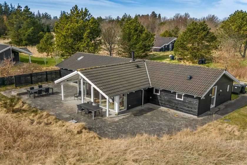 Holiday home with terrace, barbeque & sauna - Image 1