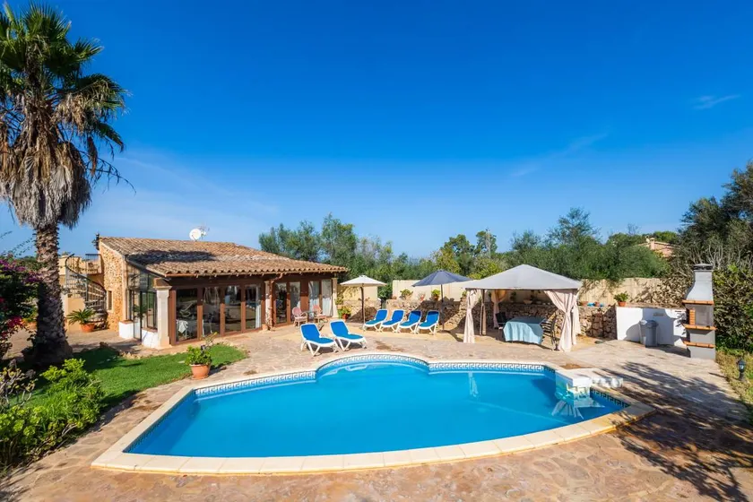 Fully equipped finca with private pool, terrace & barbeque | Garden view | Pets allowed - Image 1
