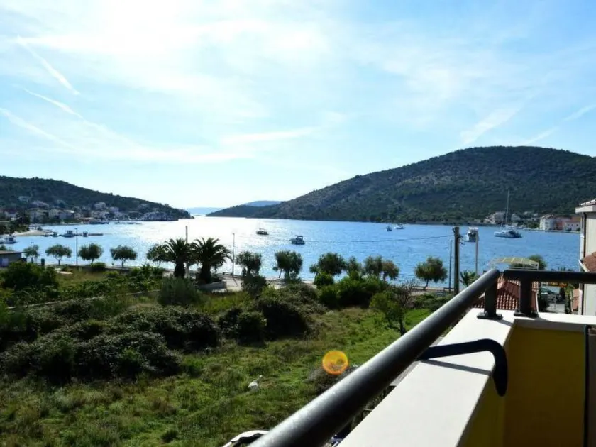 Apartamento con barbacoa y terraza - Image 1