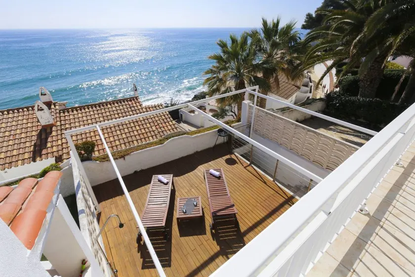 House with pool, terrace & garden - Image 1