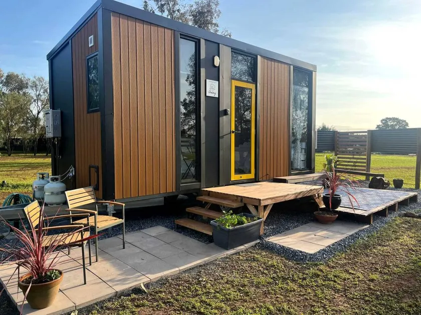 Romantic Tiny House Getaway Near Adelaide and Barossa Valley South Australia - Image 1