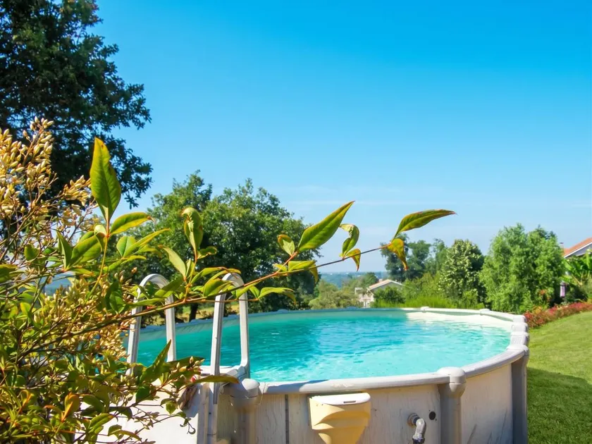 House with pool, terrace & garden | Pool view - Image 1