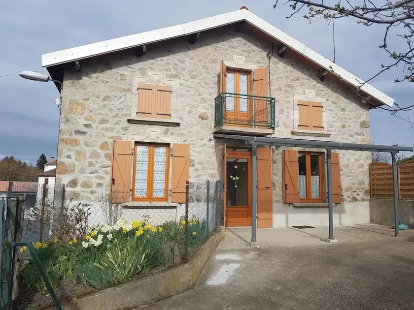 Holiday home with barbecue & terrace - Image 1