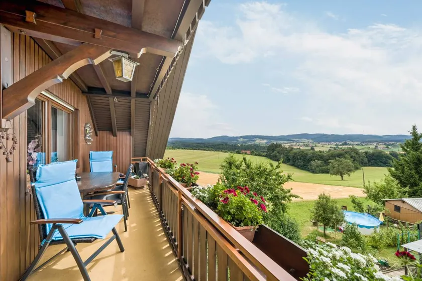 Flat with garden | Garden view - Image 1
