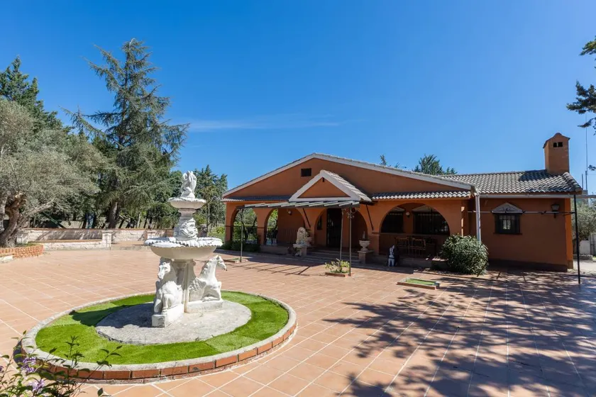 Spacieuse villa entièrement équipée avec barbecue, piscine privée et terrasse | Vue montagne | Idéale pour le télétravail | Avec animaux acceptés - Image 1