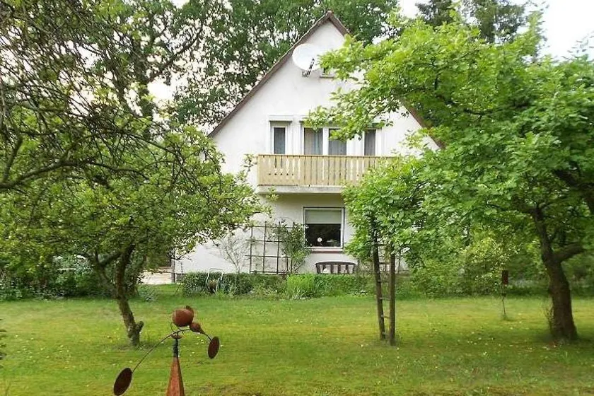 House with garden - Image 1
