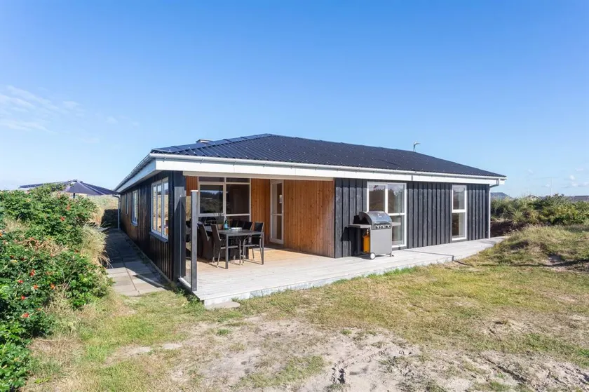 Fully equipped holiday home with terrace | Close to the beach - Image 1