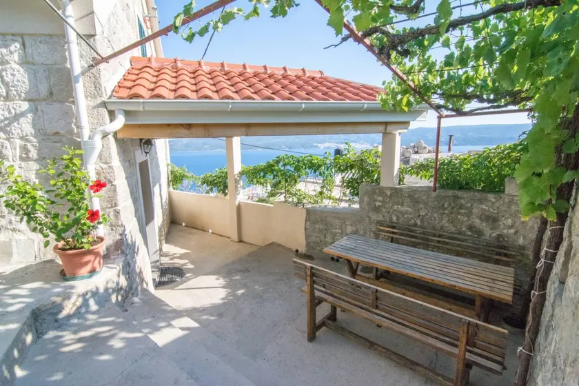 House with garden & terrace - Image 1