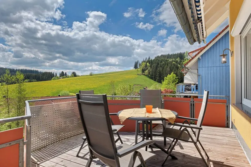 House | Mountain view - Image 1