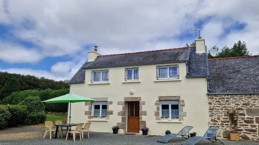 Holiday home in the countryside near the beach - Image 1