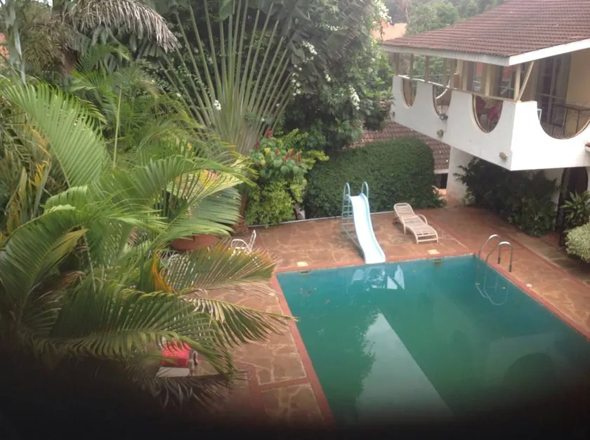 Private room with terrace, pool & garden - Image 1
