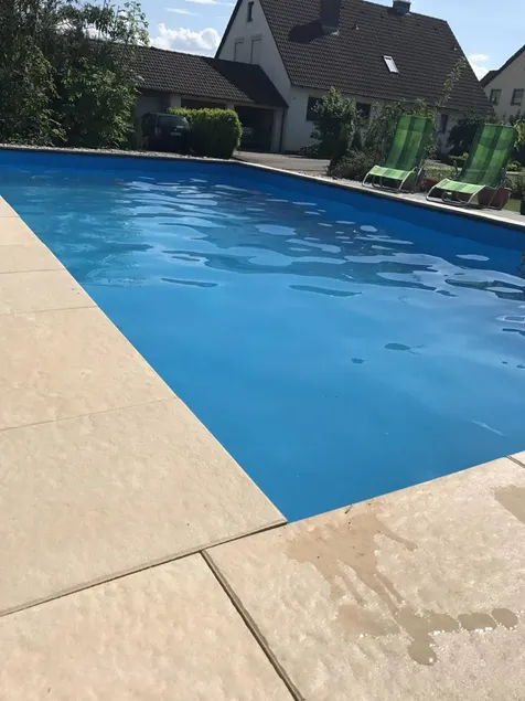 Appartamento con giardino, piscina e terrazza - Image 1