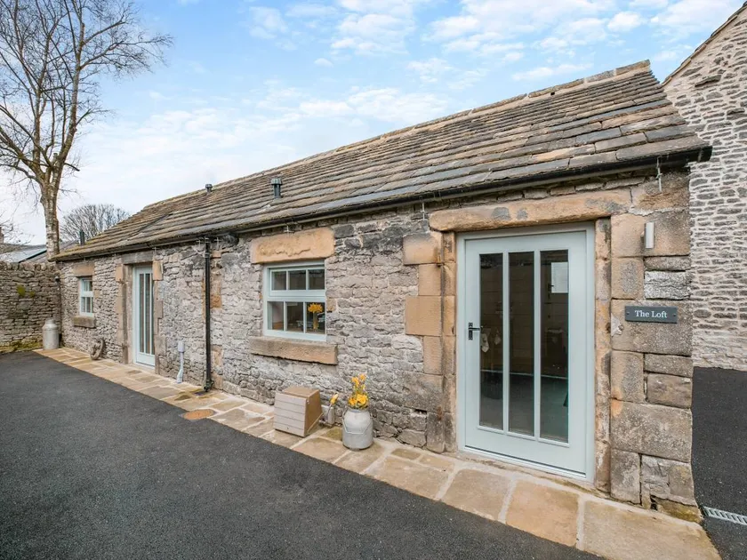 Cottage with garden - Image 1