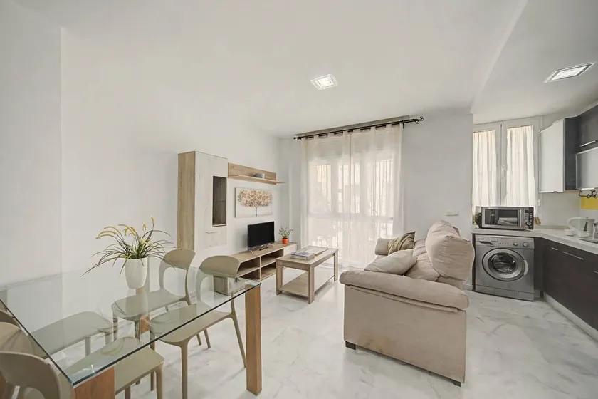 Apartment | City view | Perfect for remote work - Image 1