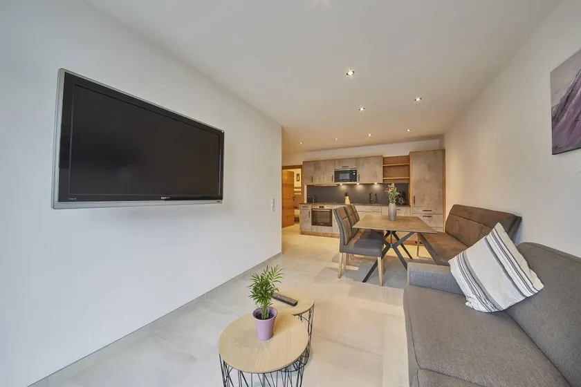 Flat with garden, terrace & barbeque - Image 1